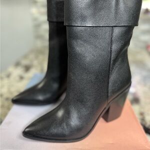 Elegant Black Leather Heeled Boots for Women‎